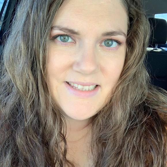 Meet your Posher, Lindsay - Picture 1 of 1